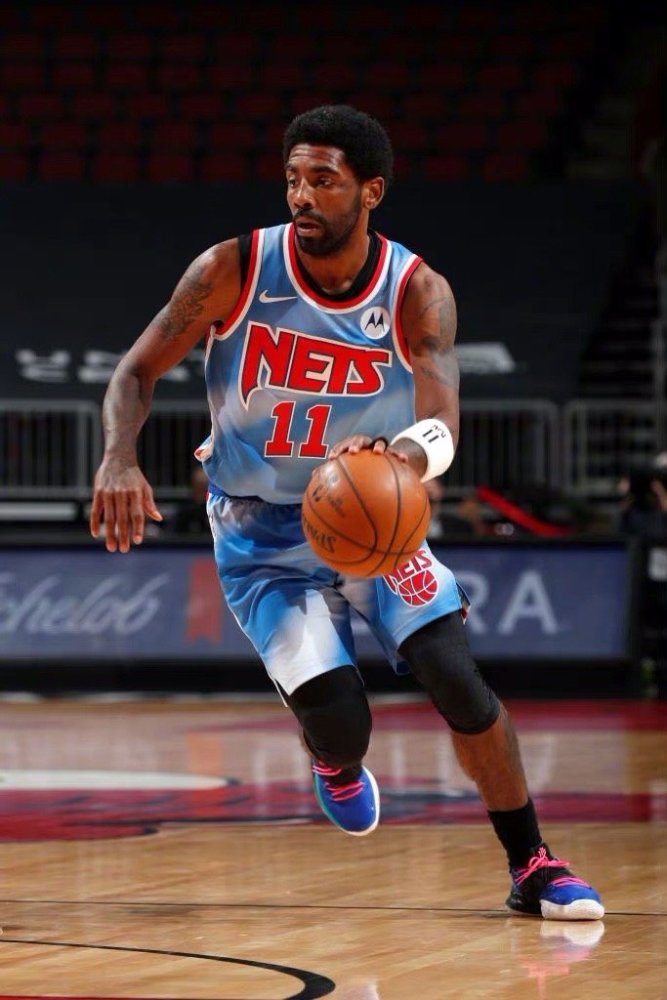 包含Faker在公牛比赛中关键助攻，惊险取胜引发热议！的词条