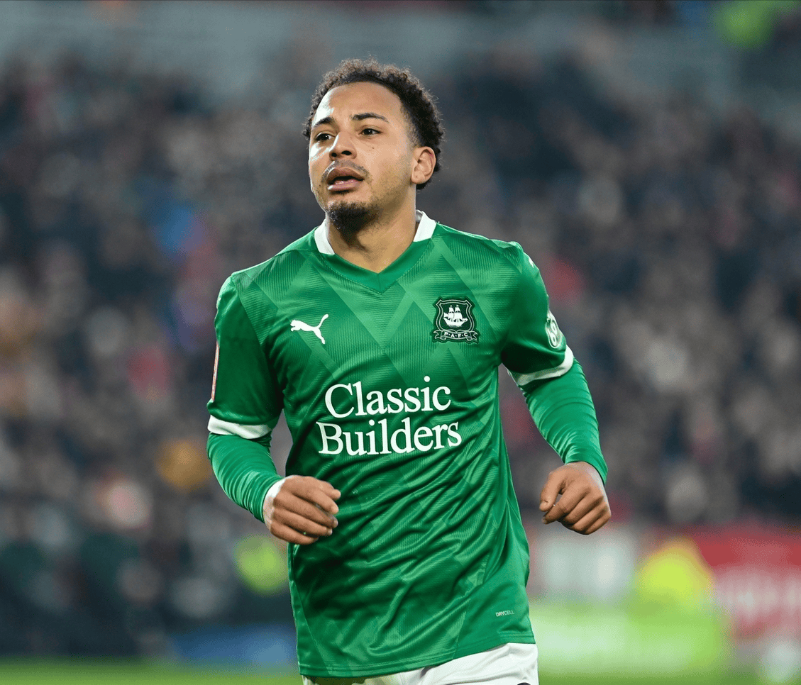 关于足总杯国际比赛日再迎强敌；埃因霍温复出首秀；主帅态度——气氛紧张；临场指挥获称赞的信息