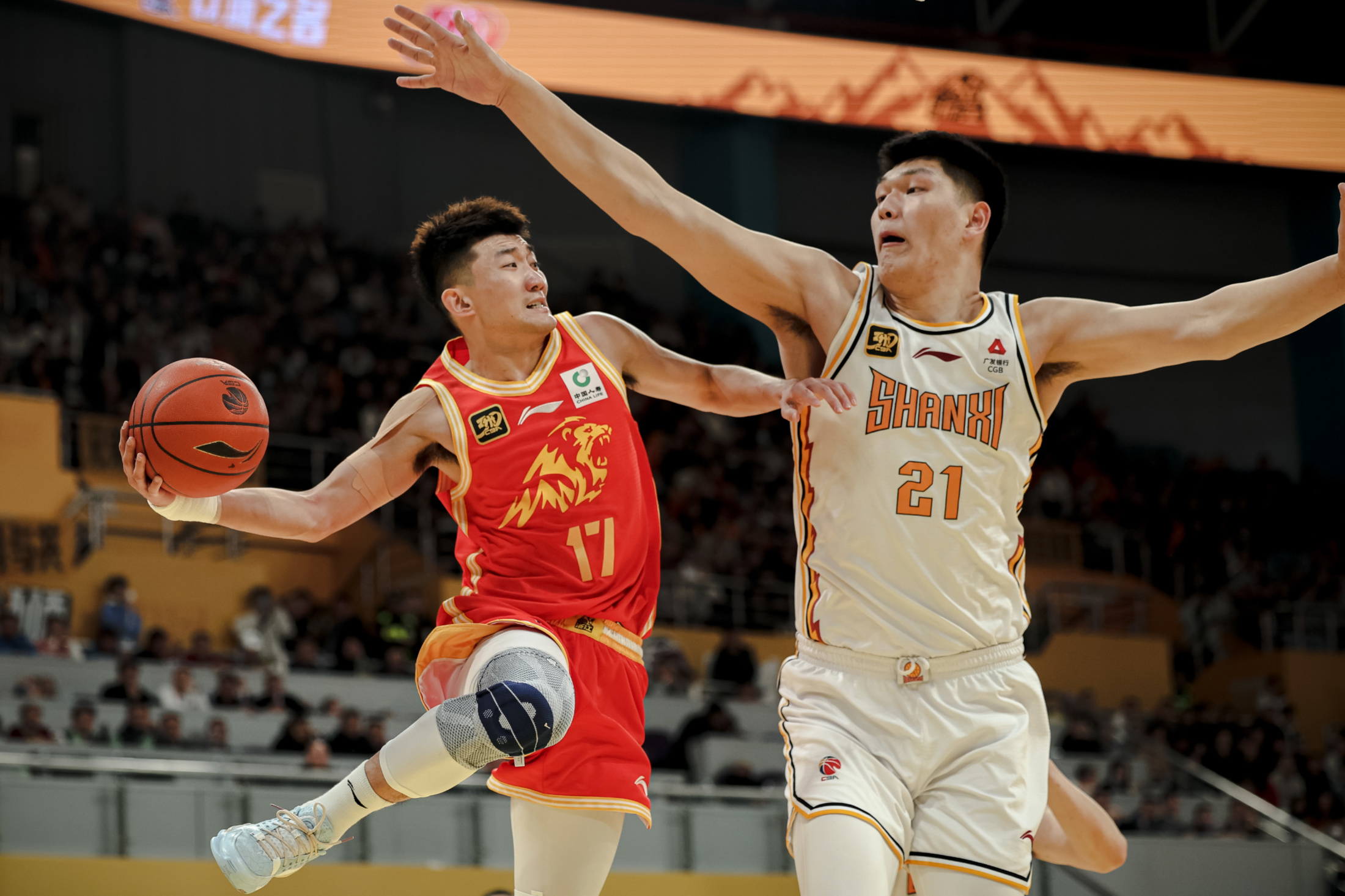 广厦男篮迎葡超关键赛，今夜战术微调，底气十足，训练强度明显提升的简单介绍