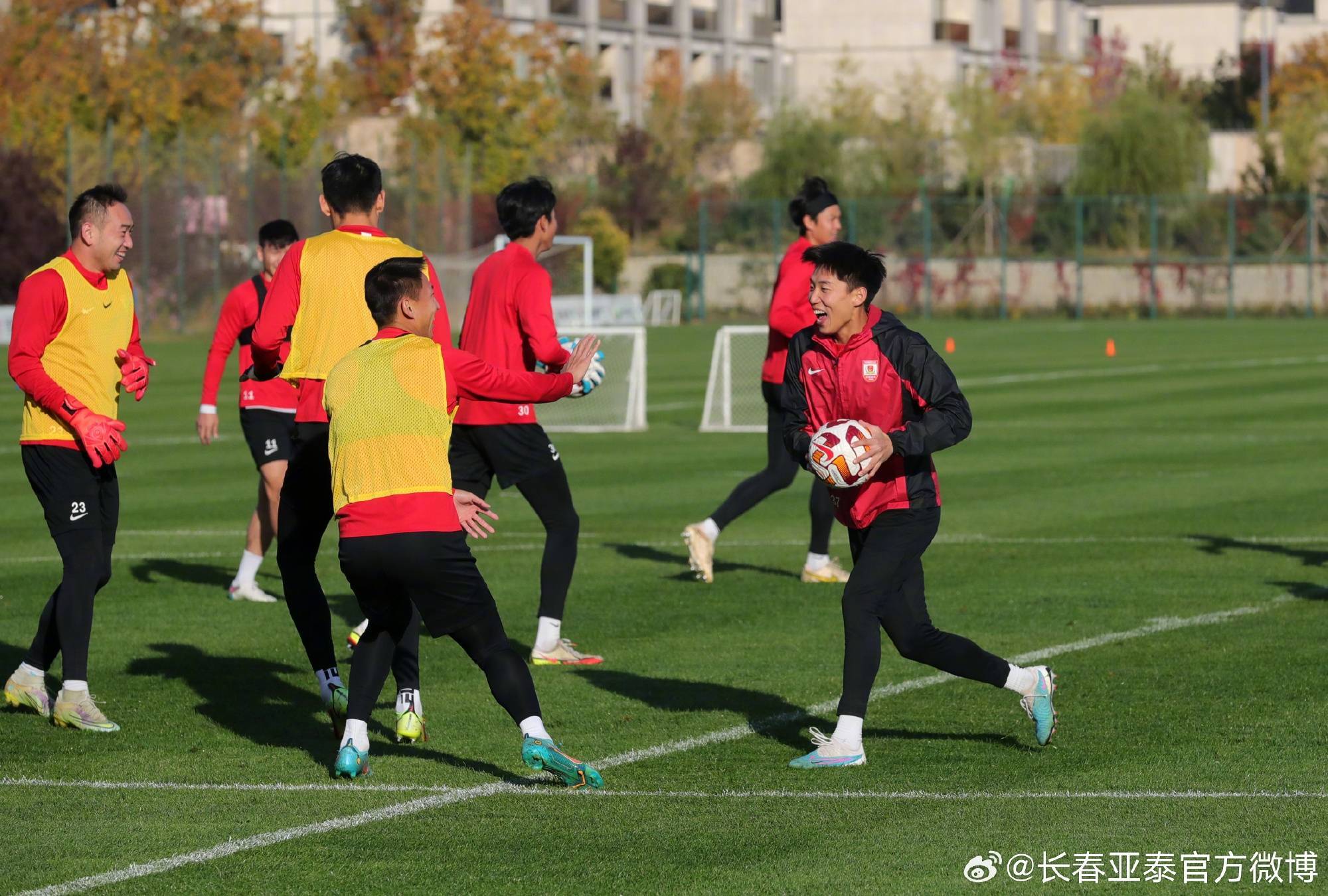 赛前体能课后，圣安东尼奥马刺状态回暖备战中超，管理层满意，训练强度明显提升的简单介绍